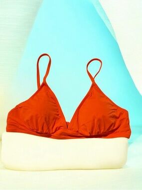 Amazon Essentials Women's Red Triangle Bikini Top